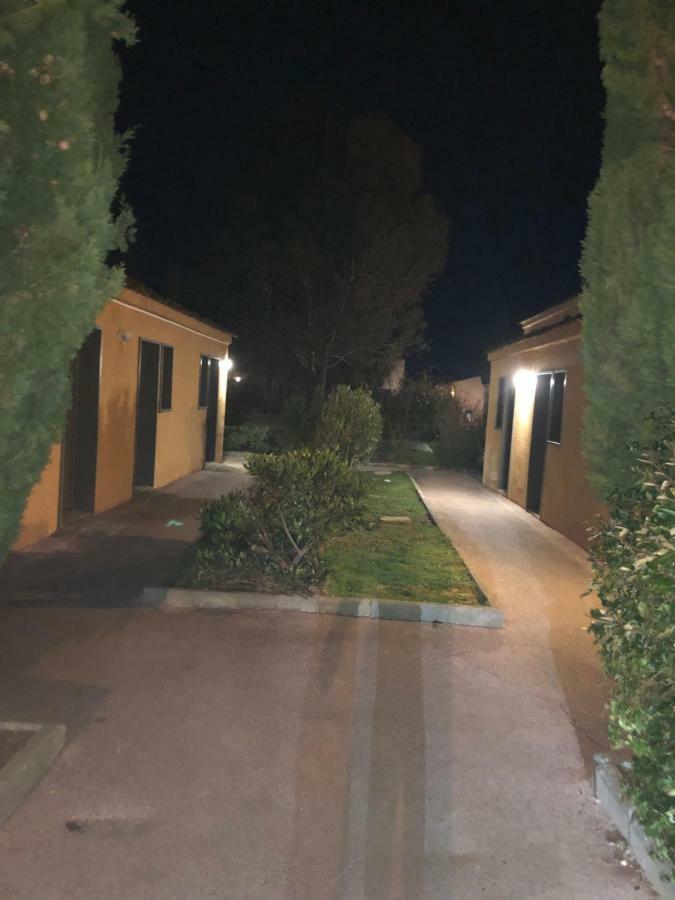 Appartement Les Hameaux Arles Exterior photo